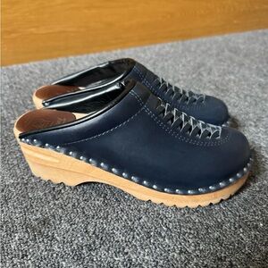 Stylish Navy Clogs with Wooden Sole